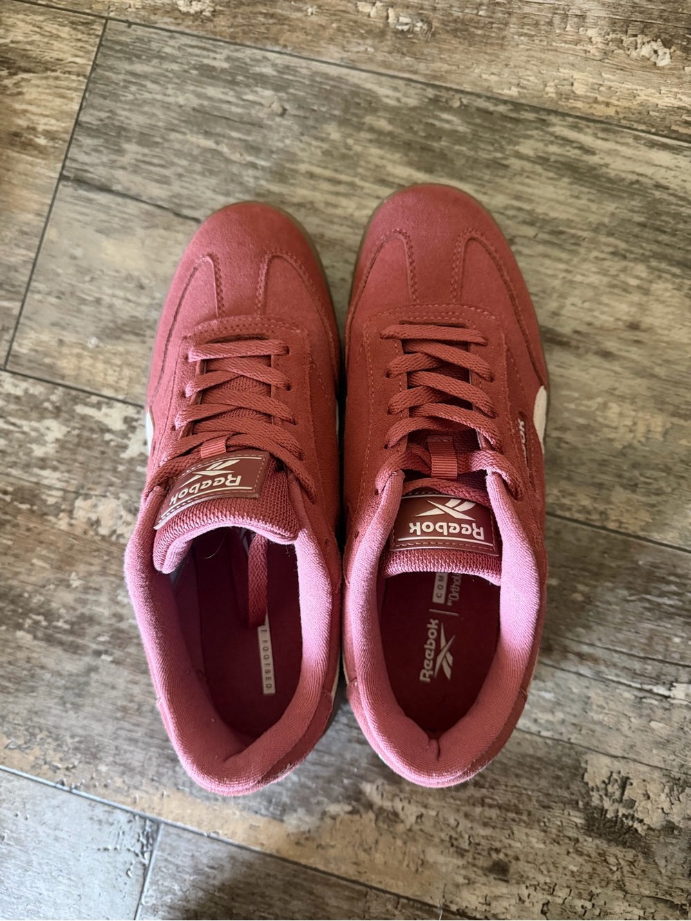 Reebok Low-Top Sneakers in Dusty Pink